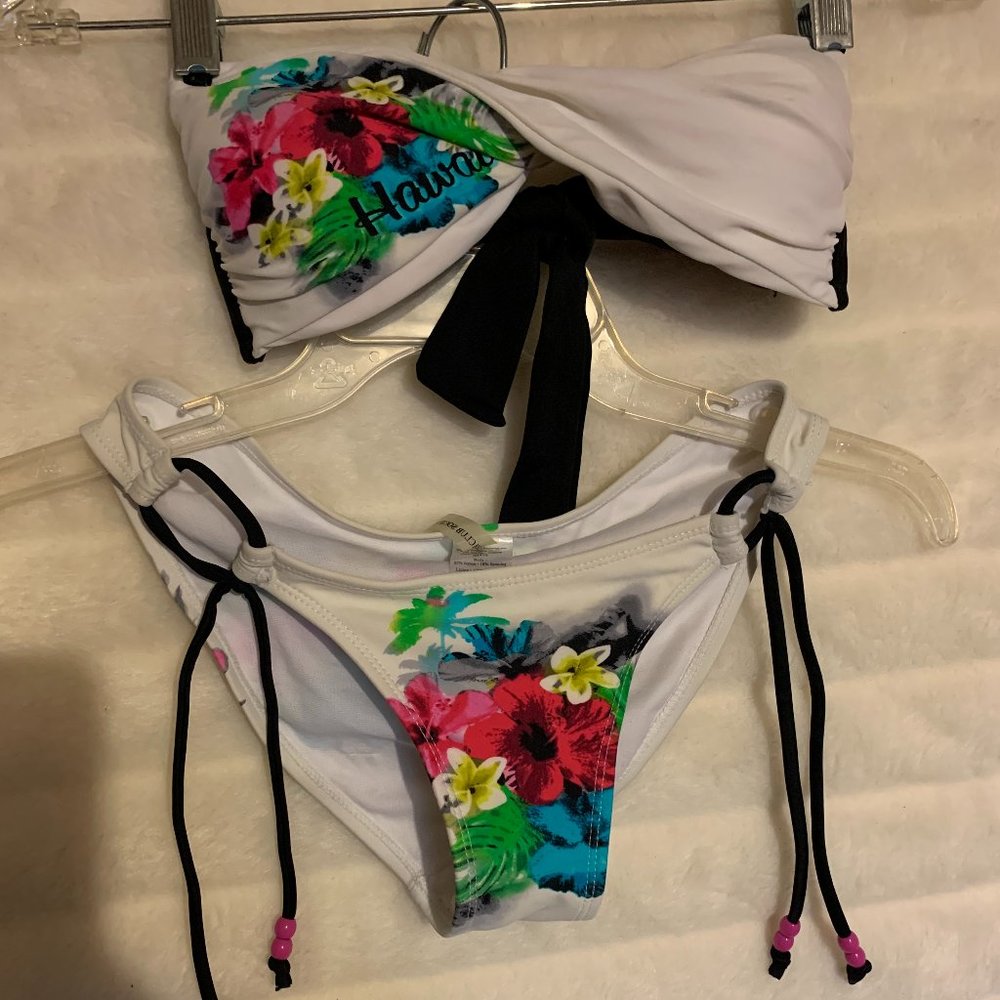 NEW! Beach Club Society Twist Bandeau 2 PIECE Bikini Swimsuit Floral Print Sz XS